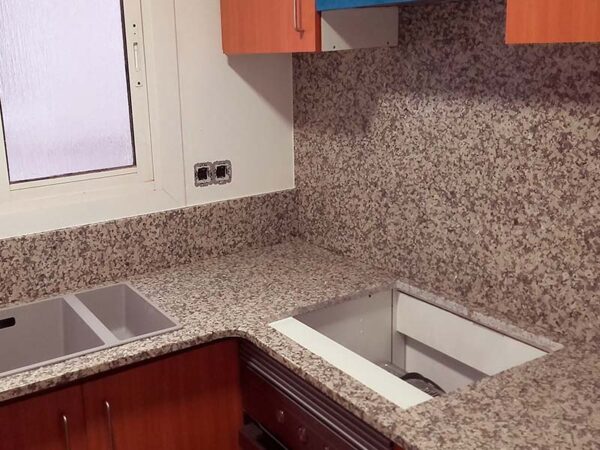 Cocina de granito crema julia